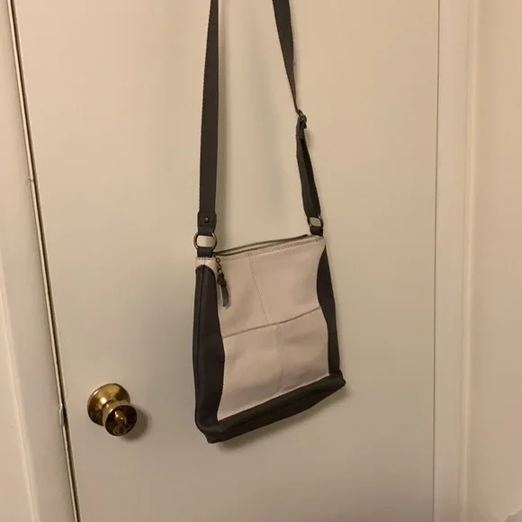 The Sak Messenger Bag - Picture 2 of 4